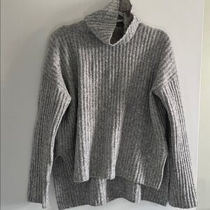 H&M Light Gray Turtleneck Sweater